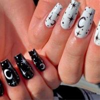 ناخن کار حرفه‌ای 
